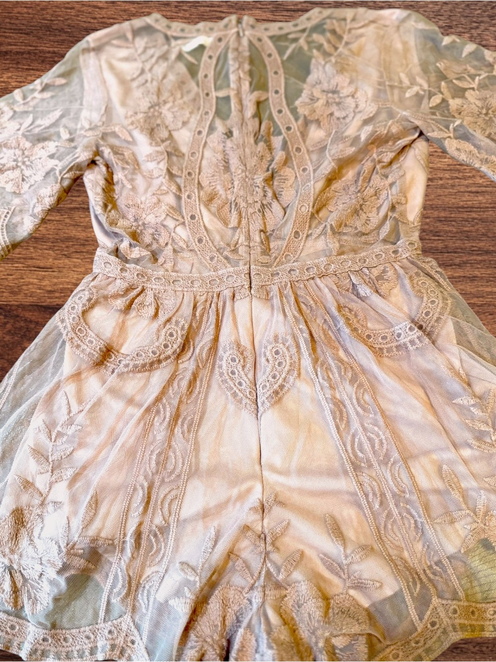 Honey Punch Embroidered Lace Romper Plunge Boho Scalloped V Neck Mini Blush S - Picture 3 of 16